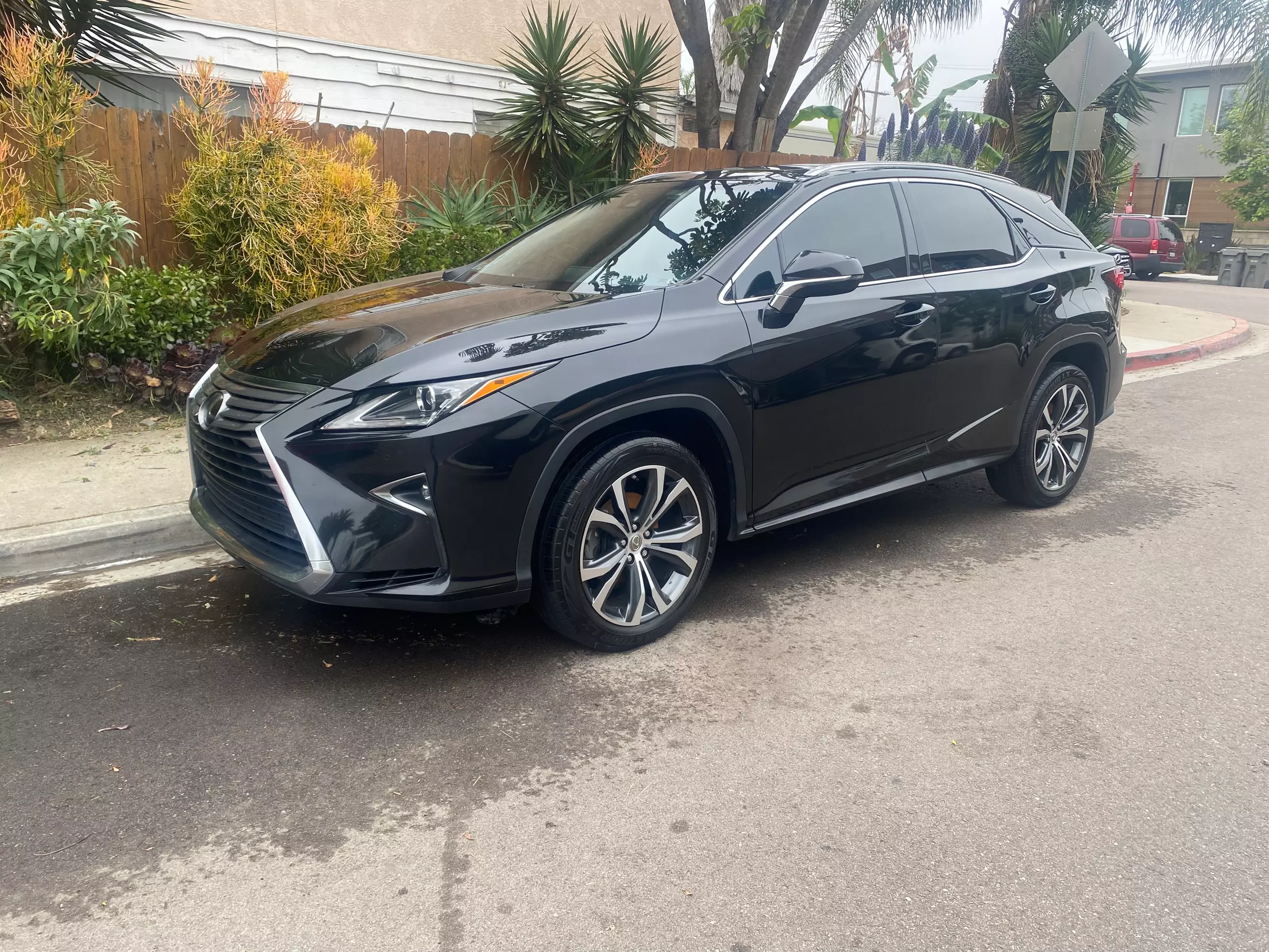 Middlebrooks Auto Detailing's mobile service for cars, SUVs & trucks with up to 10% off