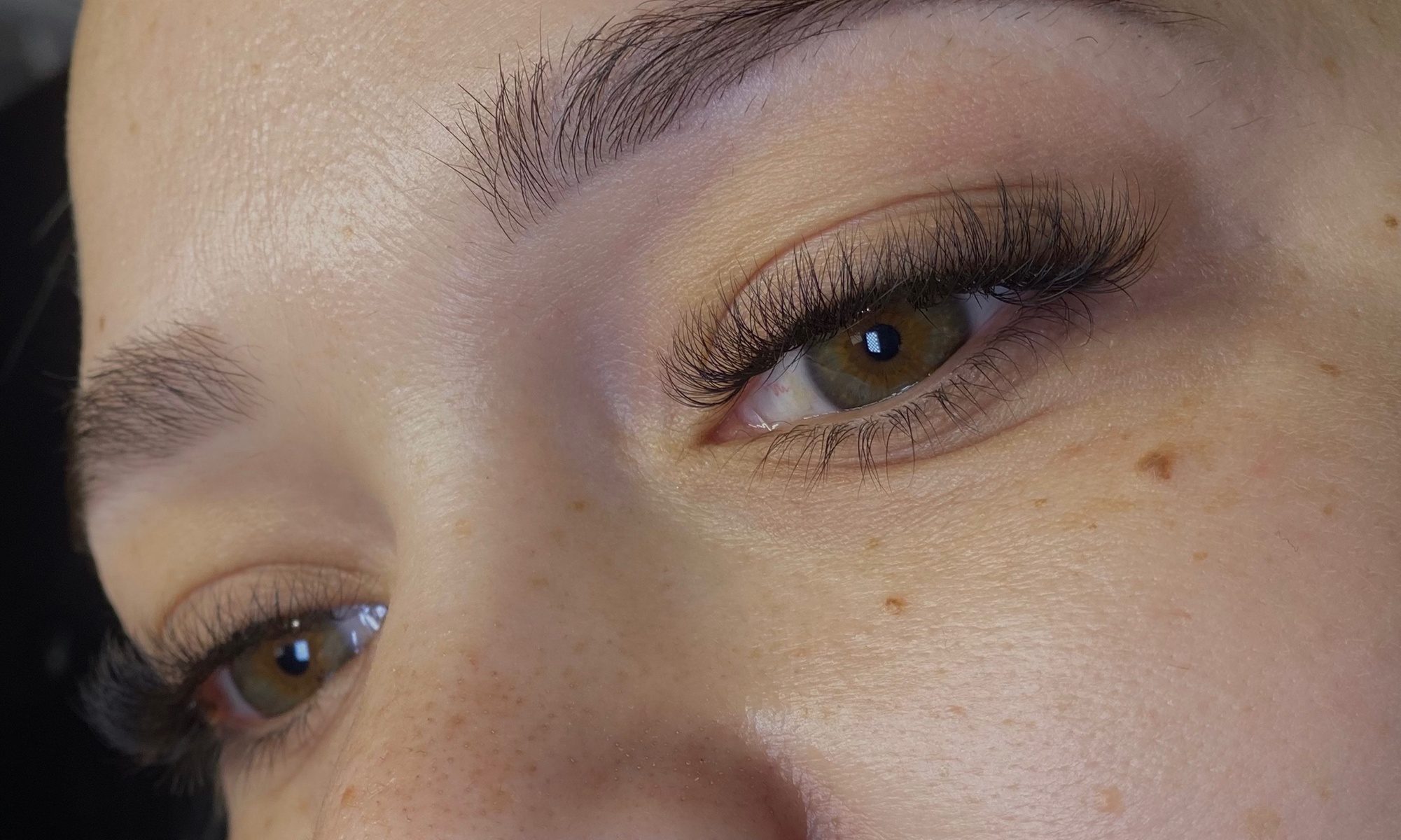 Get Gorgeous Eyelash Extensions with 140 to 90 Pcs Options