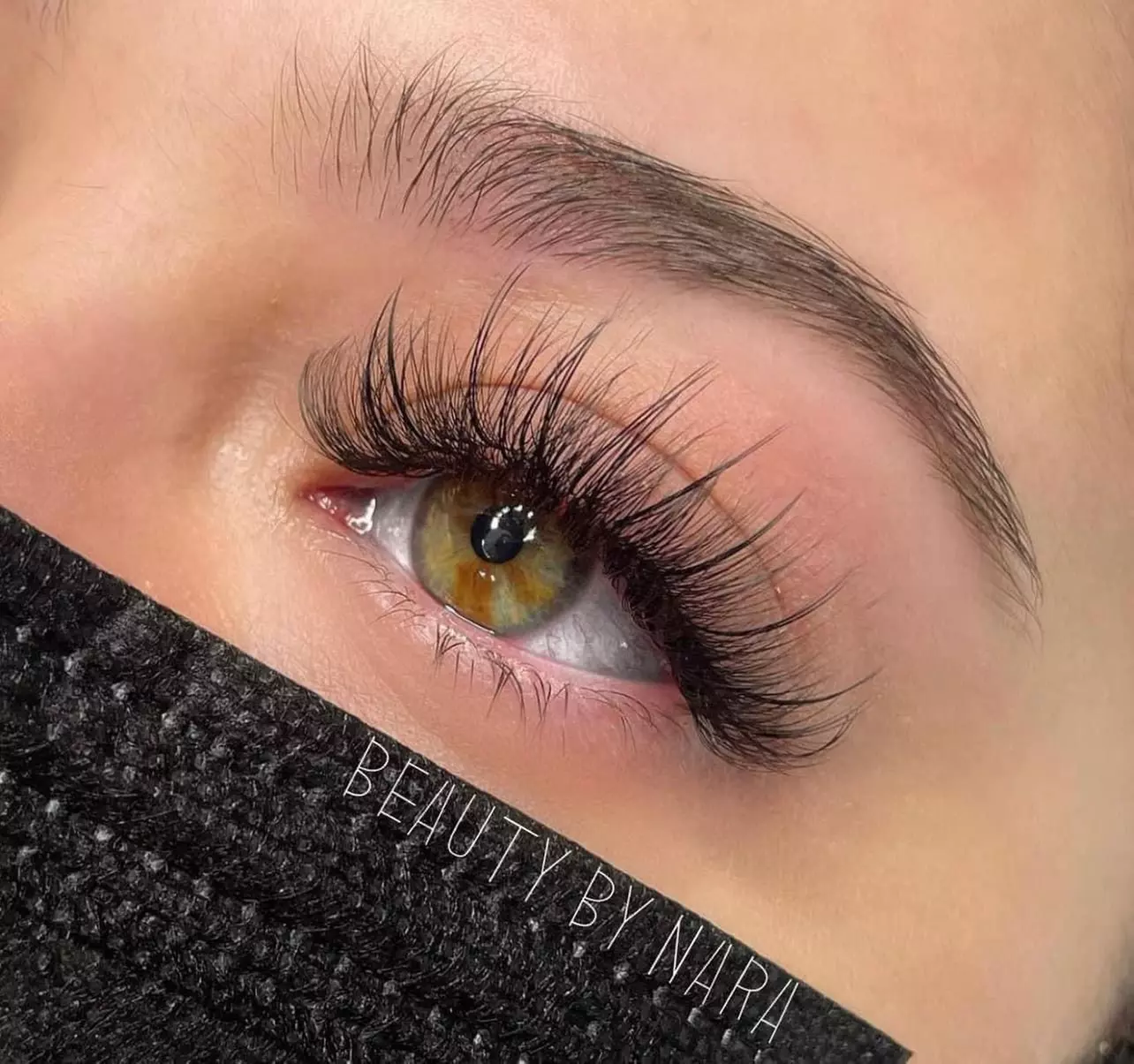 Up to 60% Off on Eyelash Extensions at Brows & Lashes Lounge - Second Medium