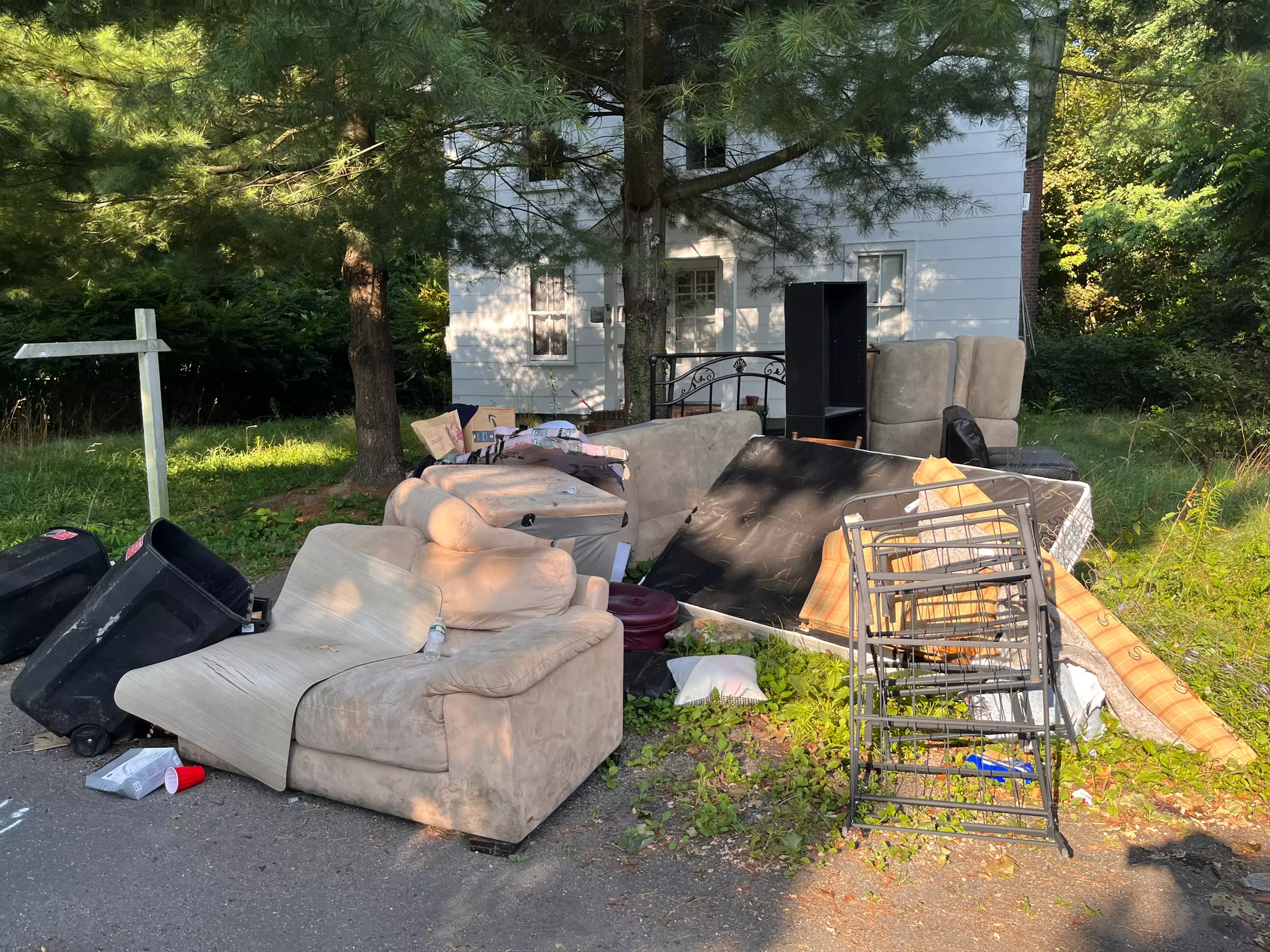Clear Out Your Clutter With Load Of Junk Removal Service!