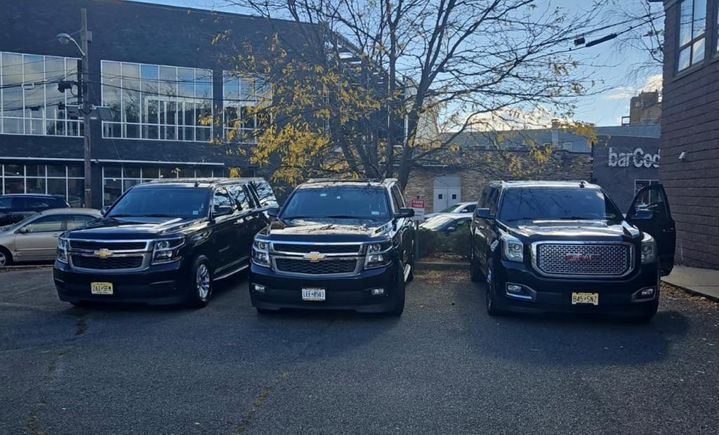 Up to 49% Off on Black Car / Limo / Chauffeur at JYCCrownServices