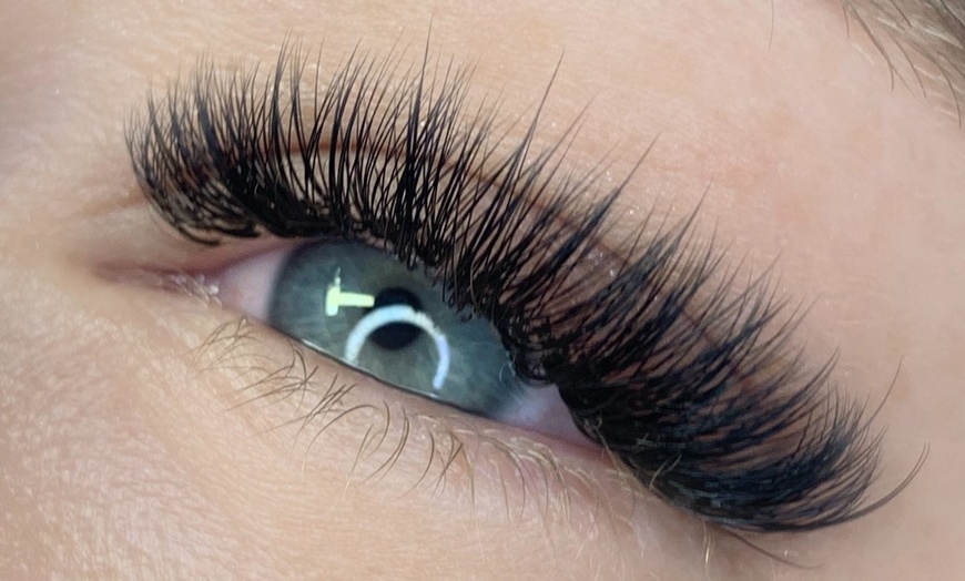 Image 14: Transform Your Look with The Love Struck Set or Subtle Effect