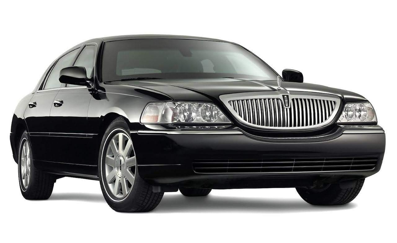 Luxury airport trips with sedans and SUVs for small groups
