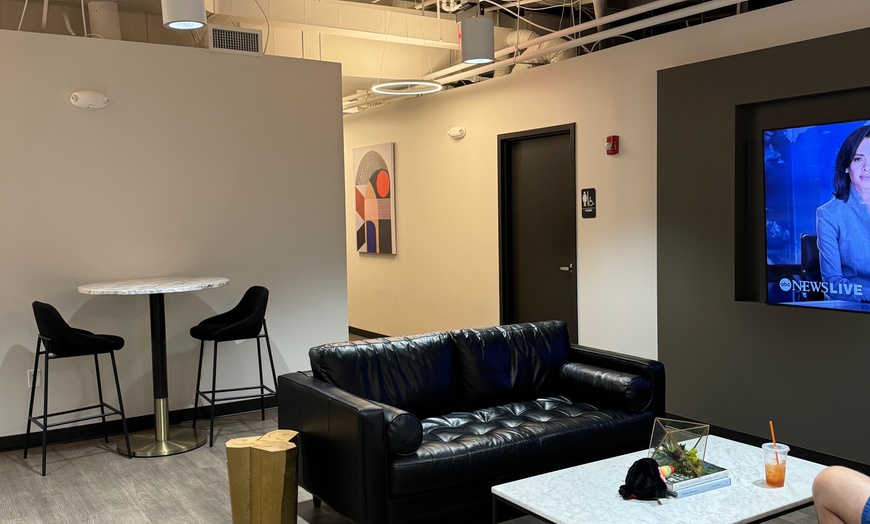 Image 2: Relax with a So Stoned 60-Min Full Body Hot Stone Massage