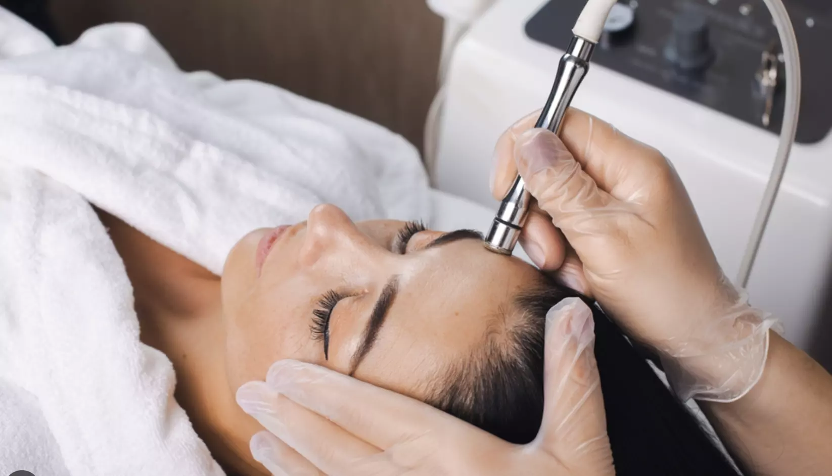 Experience Serena Spa's Glycolic Peel Facials and Microdermabrasion for up to 38% off in Manhattan's heart - Primary Image
