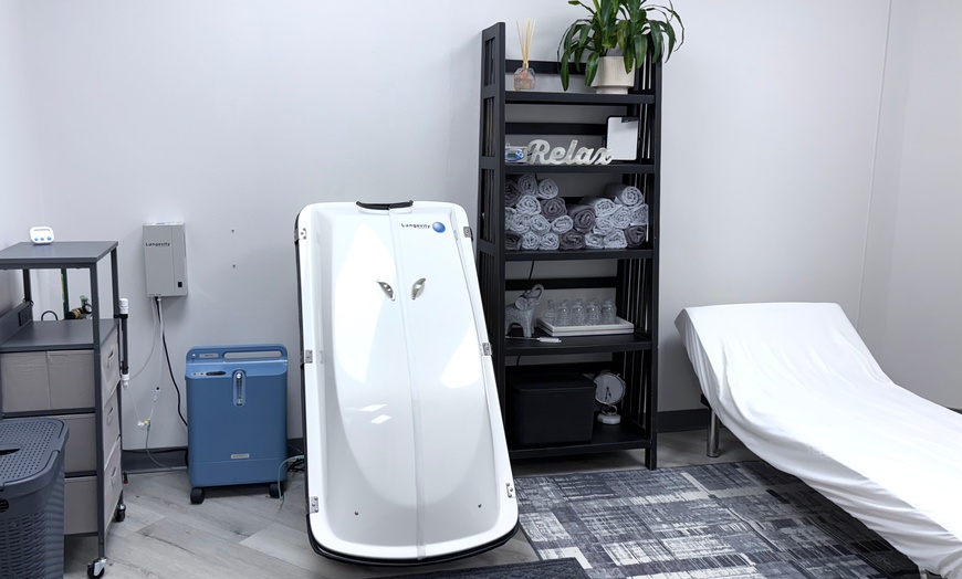 Image 2: PEMF, Red Light/NIR, TECAR, Ozone Sauna, TDCS & Combo Therapy Session