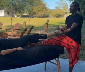 60 Min Deep Tissue + Aromatherapy + Hot Towels - SAMSAM'S BODYWORK & MASSAGE