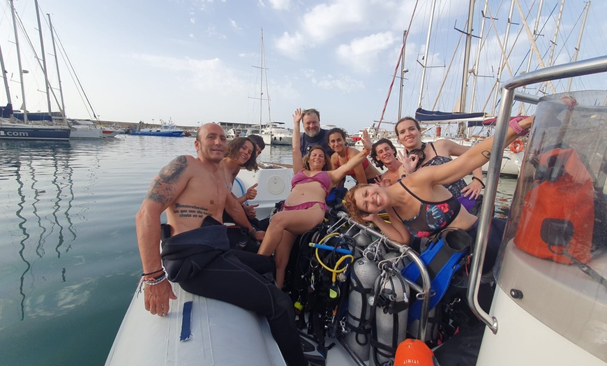 Image 1: Hasta 66% de dto. en Submarinismo en Posidonia Ecosports