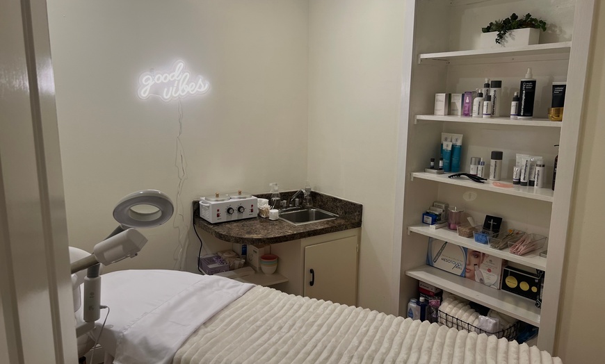 Image 1: Dive into Radiance: Unleash Your Glow with Hydra-Glow Facial Magic!