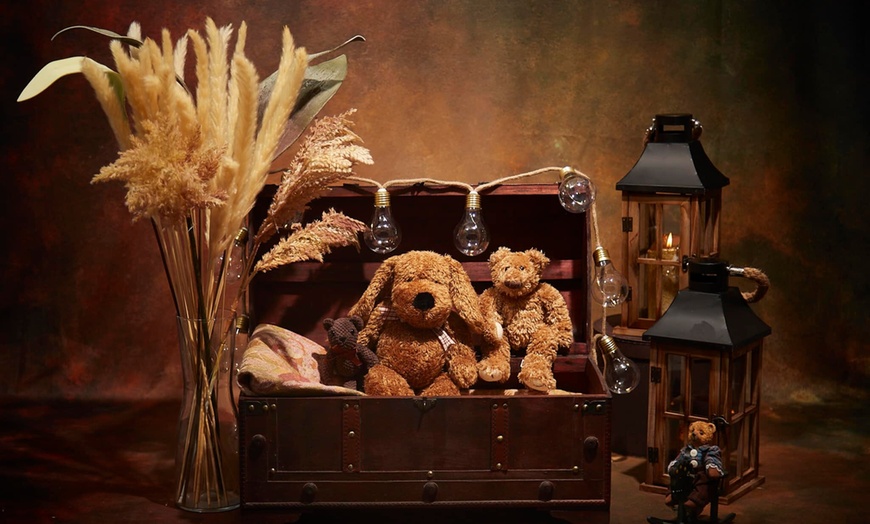 Image 1: Świąteczna sesja zdjęciowa dla dzieci i rodzin w studiu fotograficznym