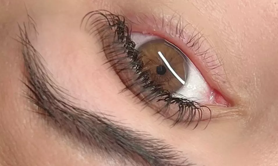 Up to 51% Off on Eyelash Extensions at Leticia Dias Beauty Studio