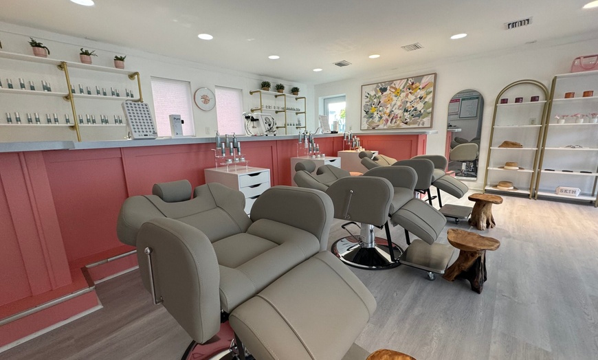 Image 4: Scalp Care &  Skin in the Heart of Oakland Park: Exfoliation and Detox