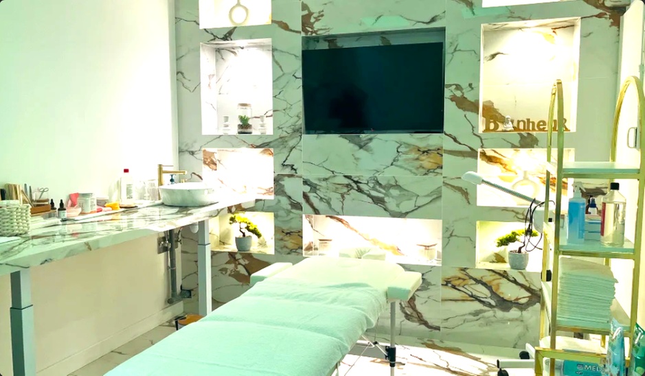 Modelage relaxant en solo ou en duo, soin du visage en option