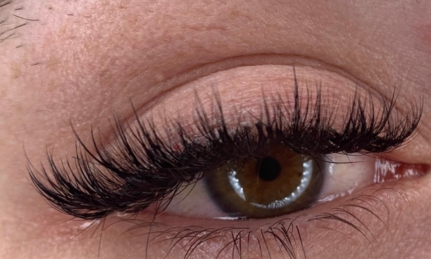 Image 1: Up to 40% Off on Eyelash Extensions at Lavish Lash Beauty Bar