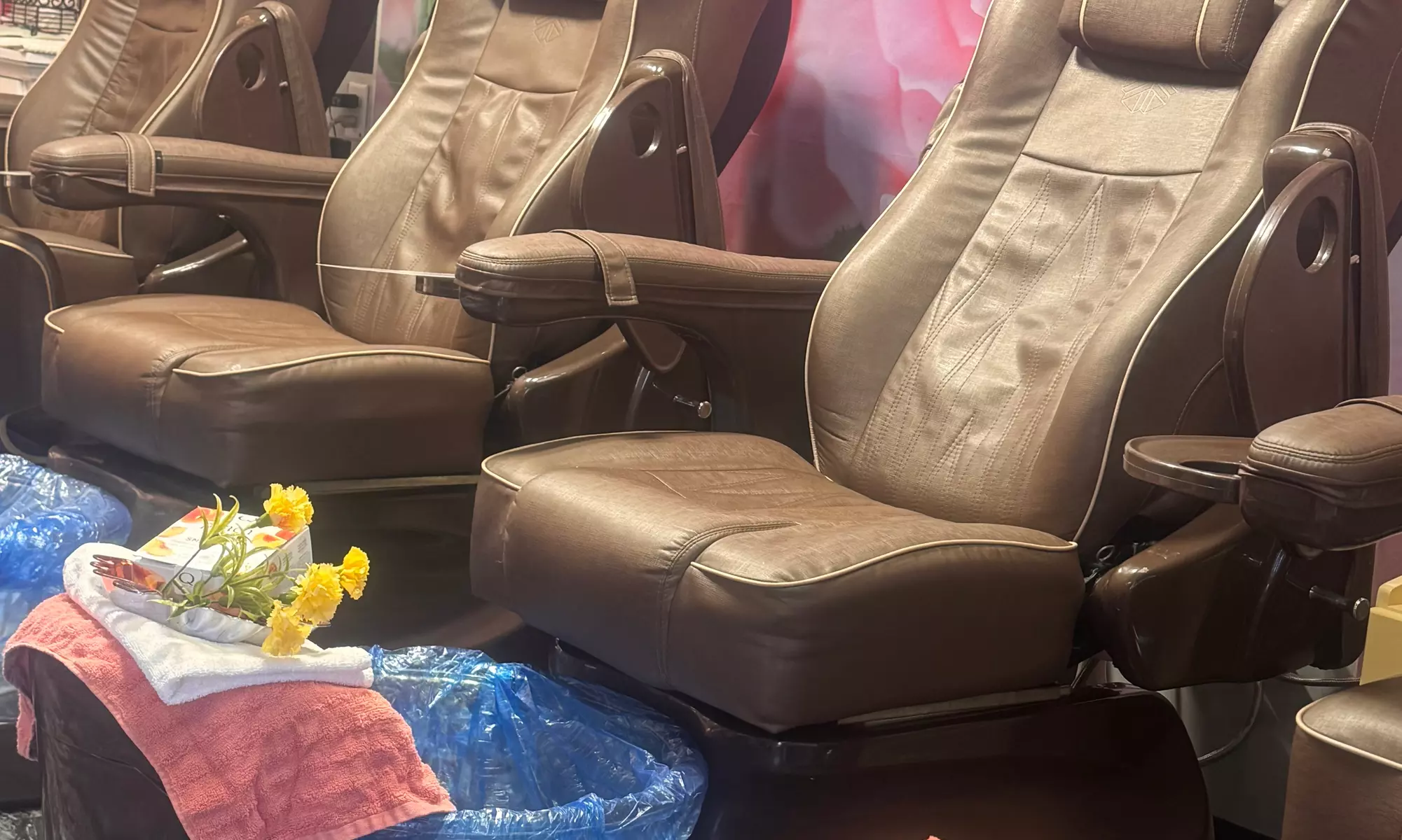 Orange, Milk & Honey or Deluxe Gel Pedicures