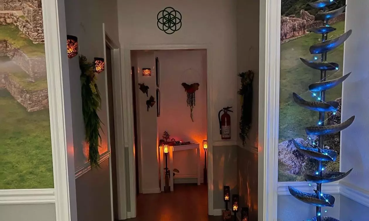 70 or 105-Minute Customized Massage with Chakra Stones & Aromatherapy