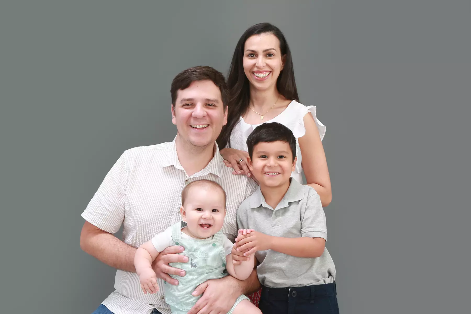 Capture special moments with a 30 or 60-minute studio photo shoot