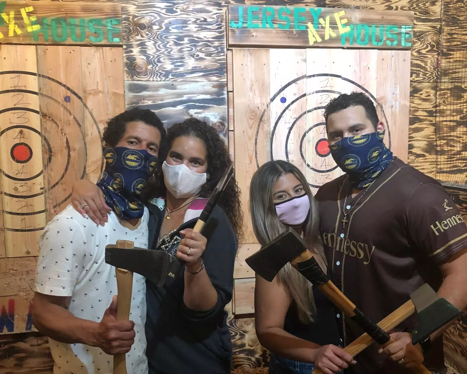 Experience Jersey Axe House with Admission for Groups of 4, 6, or 8 People and Save up to 22% - Primary Image
