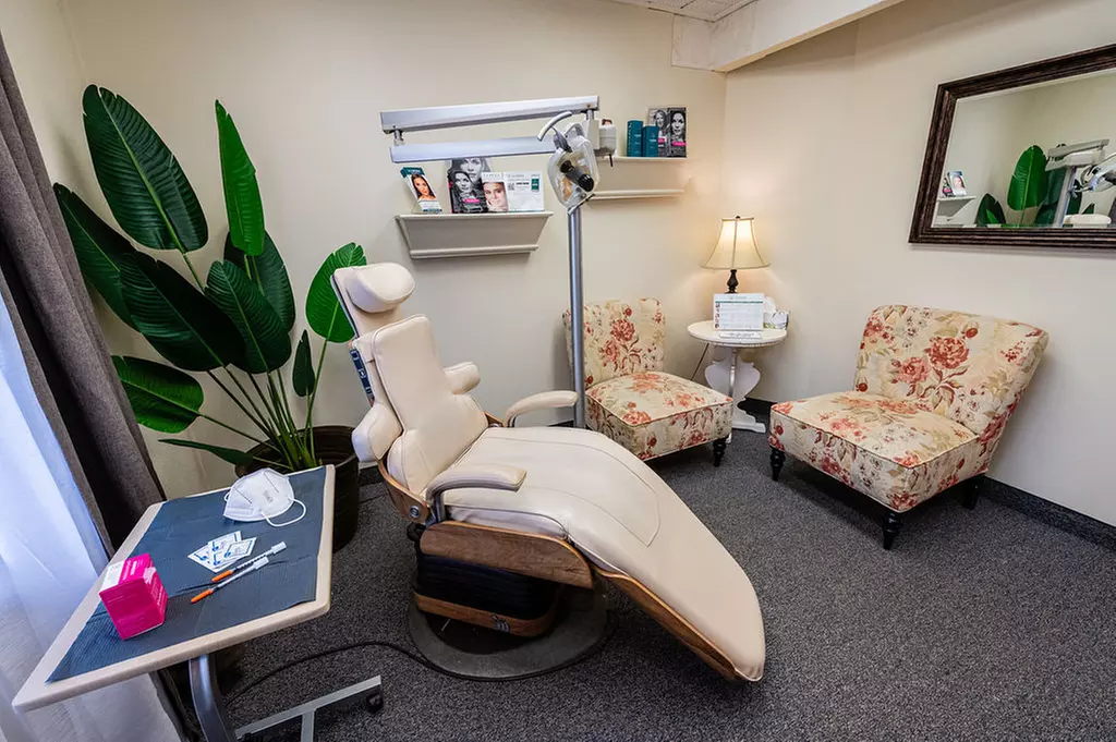 20 or 40 Units of Xeomin at Advanced Practice Aesthetics