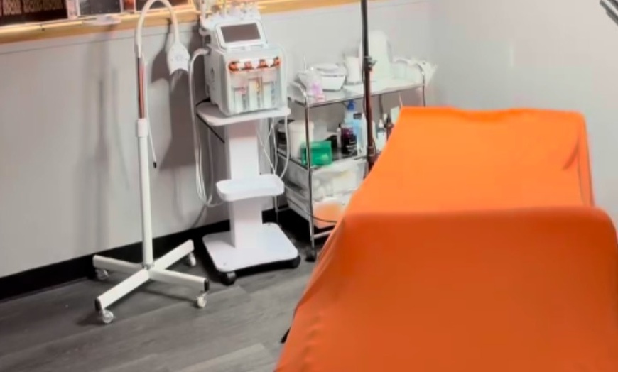 Image 3: One, Three or Five Brazilian Wax Sessions for 1 with Optional Vajacial