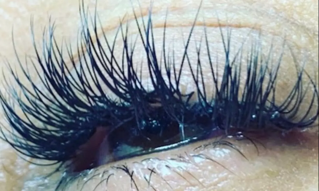 Experience up to 50% off at Winks Esthetics Academy with eyelash lifts and various full set extensions. - Second Medium