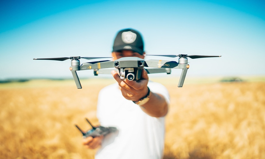 Image 1: Initiation ou stage de pilotage de drone à Base White Bird