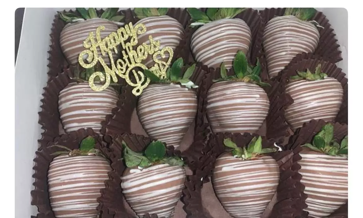 Designer Dipped Strawberries – Pick Your Flavor or Fun Topping Mix!
