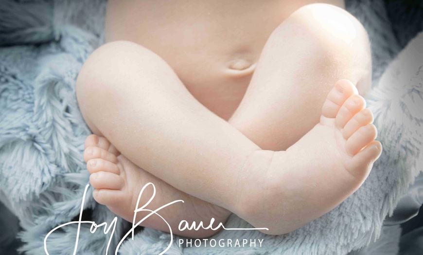 Image 10: Outdoor Photo Shoot: Capture Special Moments in Stunning Locations