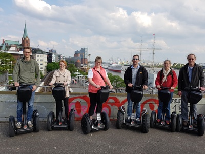 Für 1 Person: 120 Min. Segway-Tour HafenCity Hamburg (einlösbar Mo.-Fr.)