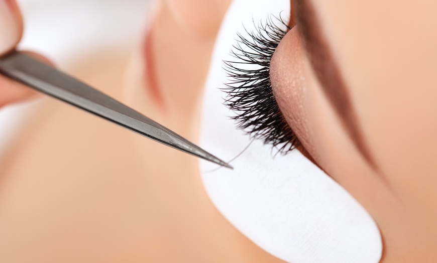 Image 1: Up to 50% Off on Eyelash Extensions at South Beauty Centre