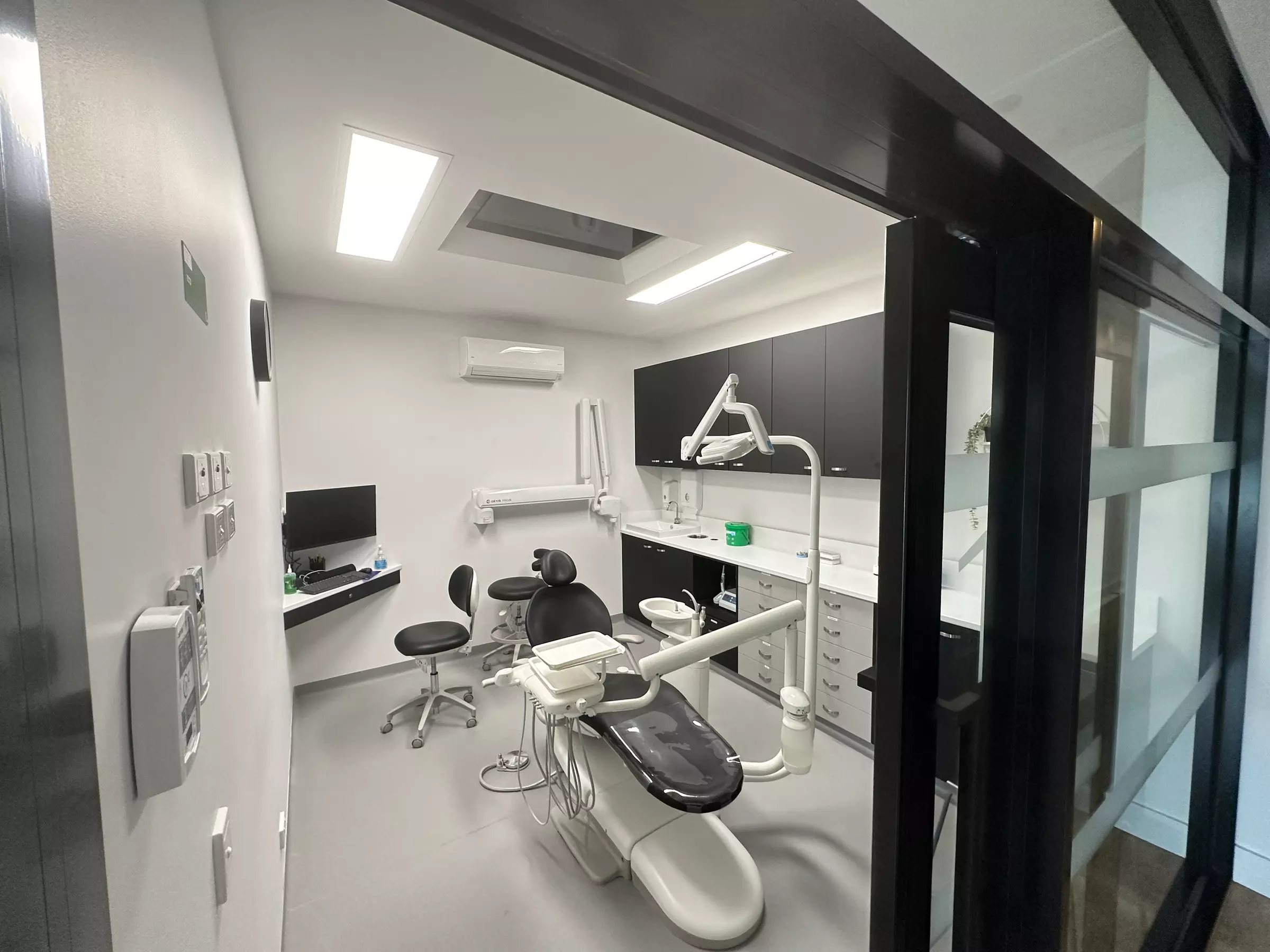 Comprehensive Dental Exam and Cleaning with Bitewings X-Rays