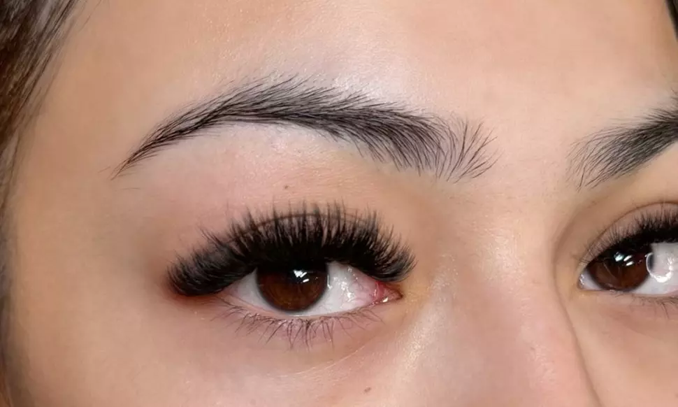Transform Your Look: Get Luscious Lashes That Wow