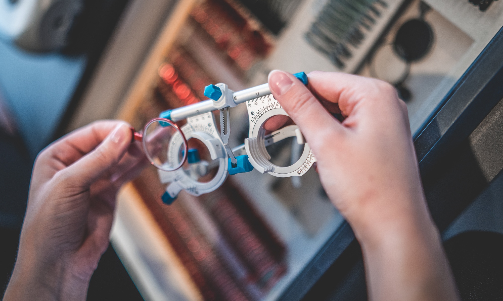 Kompleksowe badanie wzroku w firmie SALON TĘCZÓWKA OPTYK