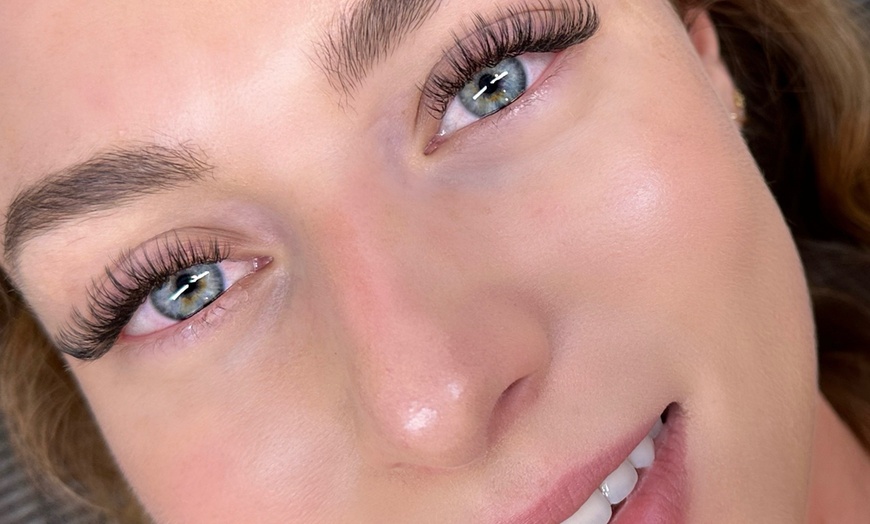 Image 2: Transform Your Look with The Love Struck Set or Subtle Effect