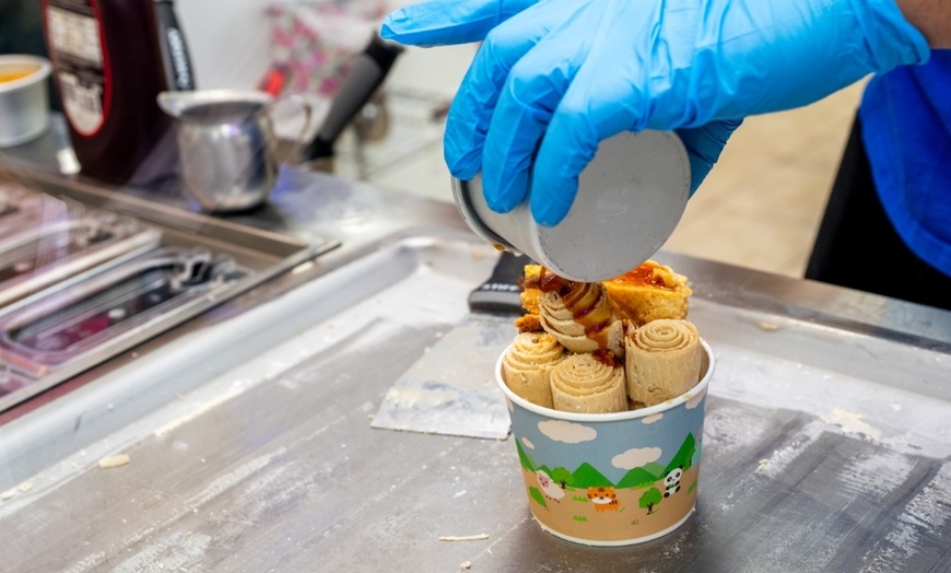 Image 12: Sweet Ice Cream Rolls in Coconut Beach, Cookies & Cream & More
