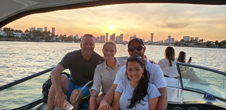 Two Hours Sea Ray 28'/31' - Miami Beach Boat Rental Deals