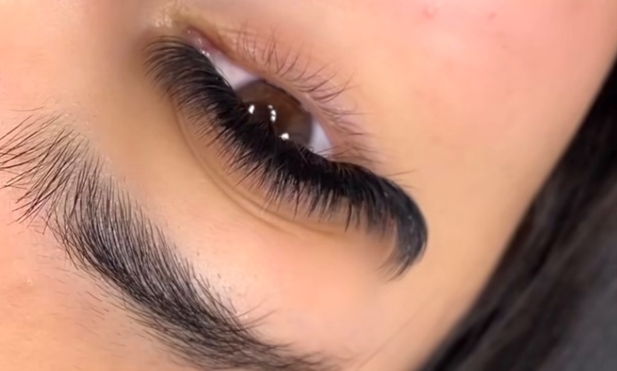 Image 5: Up to 38% Off on Eyelash Extensions at Ilashedbyarooj