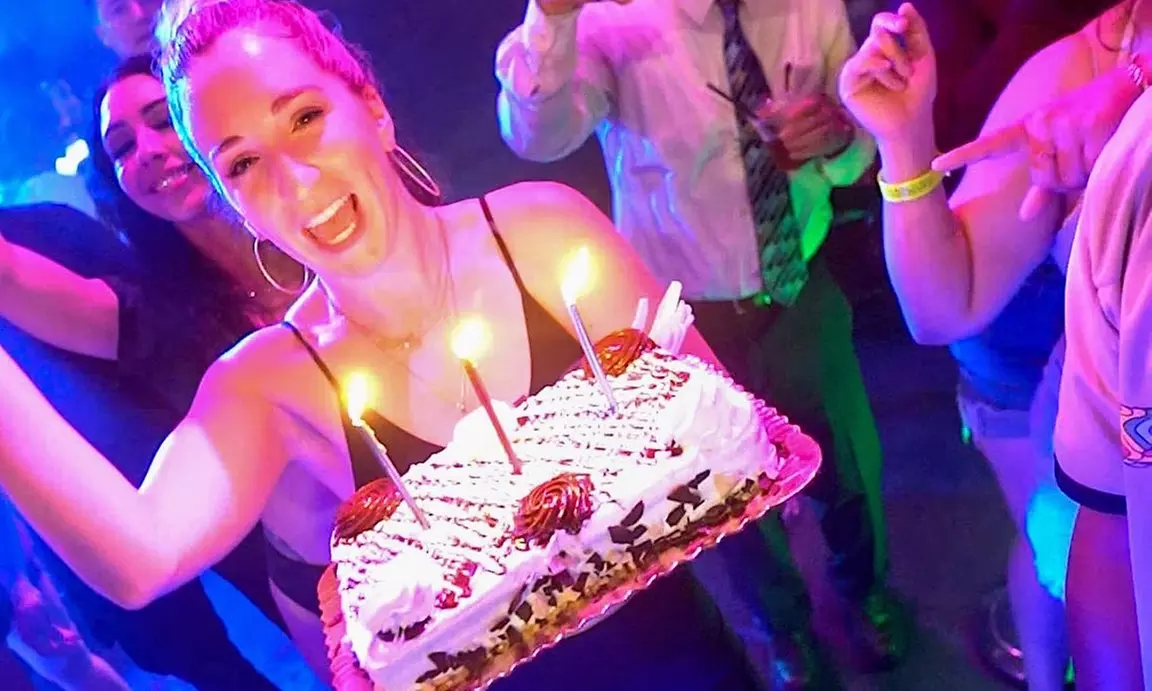 Up to 53% Off on Drinks at 700 Fremont Experience - Second Medium