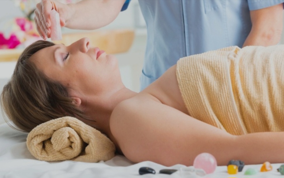 Relax with a 60 or 90-minute reiki massage session
