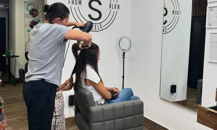 4 Blowouts: One Blowout Each Week for a Month, (Curls, Straight, Etc.)