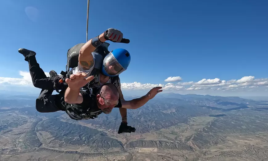 8 EPIC Experiences For The Best Skydiving In Colorado