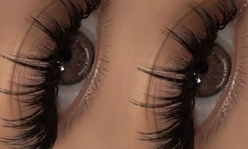 Image 4: One Full Set of Classic, Hybrid or Full Set 3D Eyelash Extensions