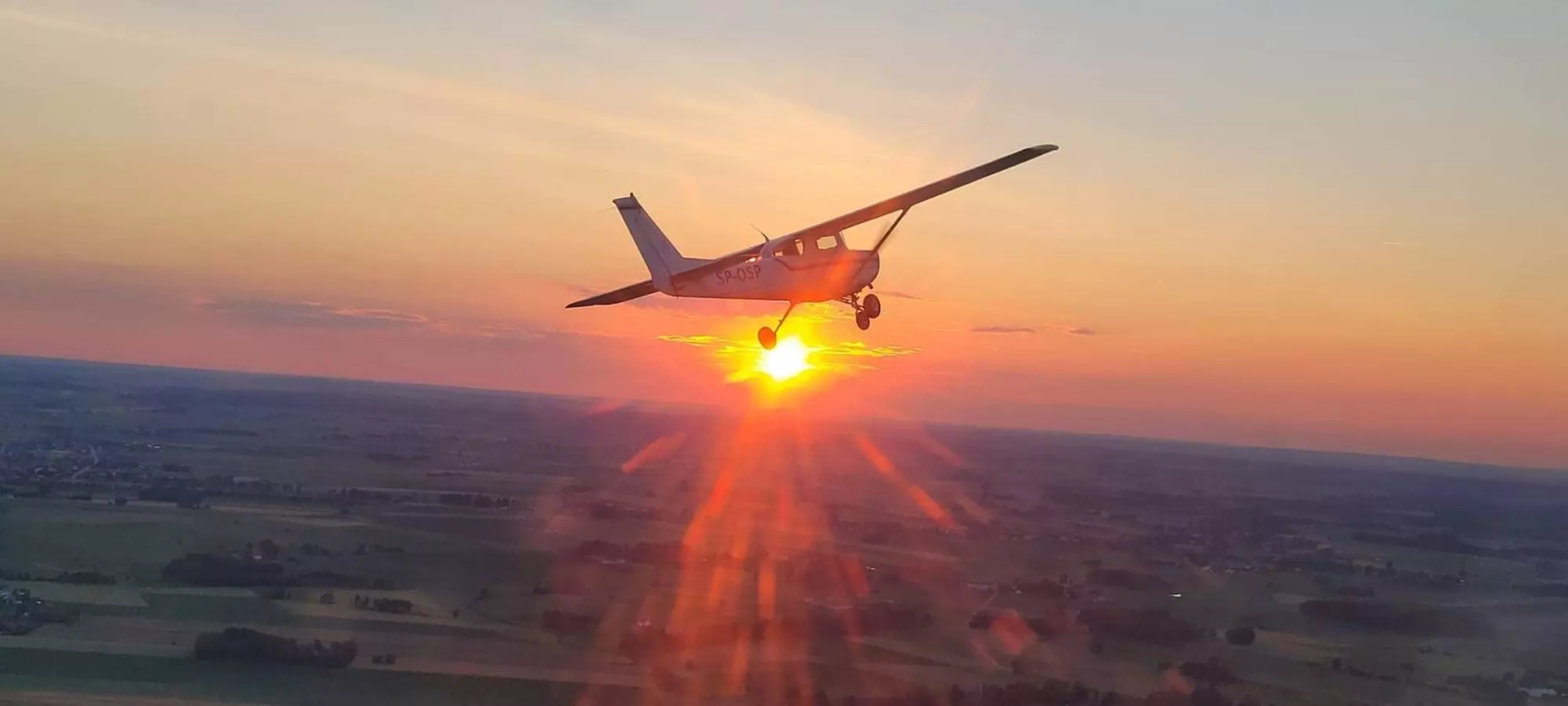 Lot samolotem ze szkoleniem, z elementami akrobacji lub w nocy w Aero Przasnysz - Primary Image