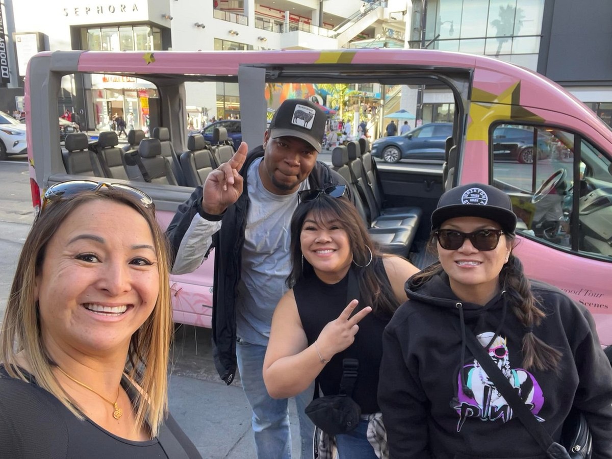 Celebrities Homes and Movie Scenes Tour Van - up to six people!