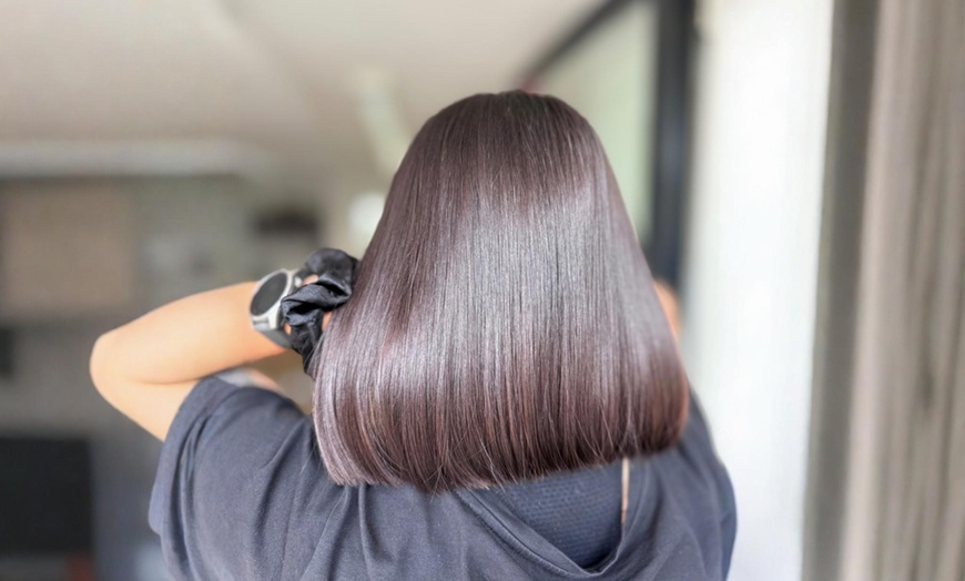 Image 3: Keratin-Kur Behandlung inkl. Waschen, Schneiden, Föhnen & Kopf-Massage