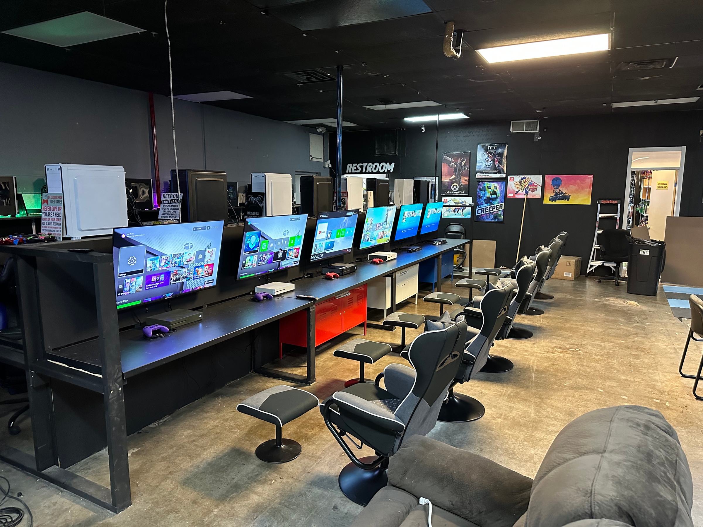 Experience virtual reality and console gaming with Desh Gaming Lounge