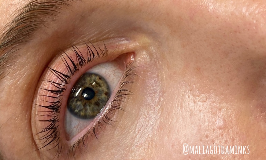 Image 2: Get Gorgeous Lashes with a Lift and Tint Combo! 