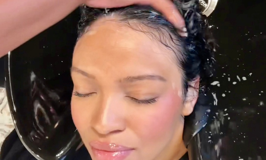 Image 2: Scalp Detox Treatment With Soothing Massage