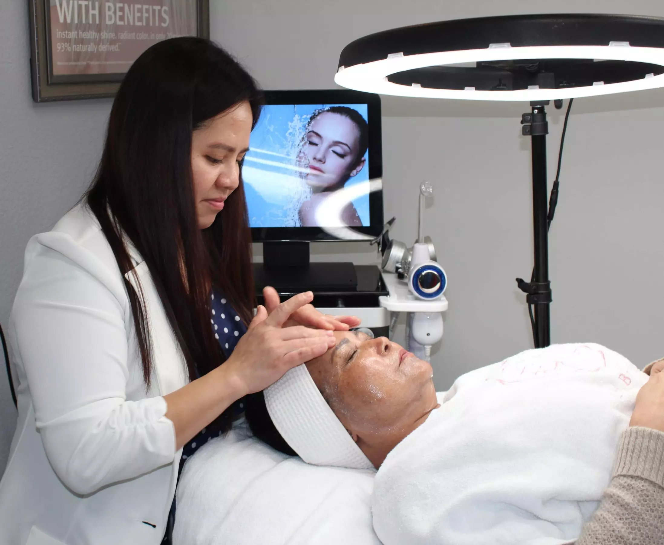 Up to 47% Off on Anti-Aging Facial at Leen Beauty Salon USA - Primary Image