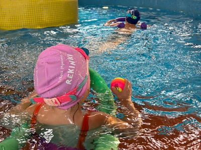 Indywidualna lekcja pływania - Paula Coppola